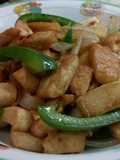 Stir -Fry Tofu and Fish Cake with Oyster Sauce