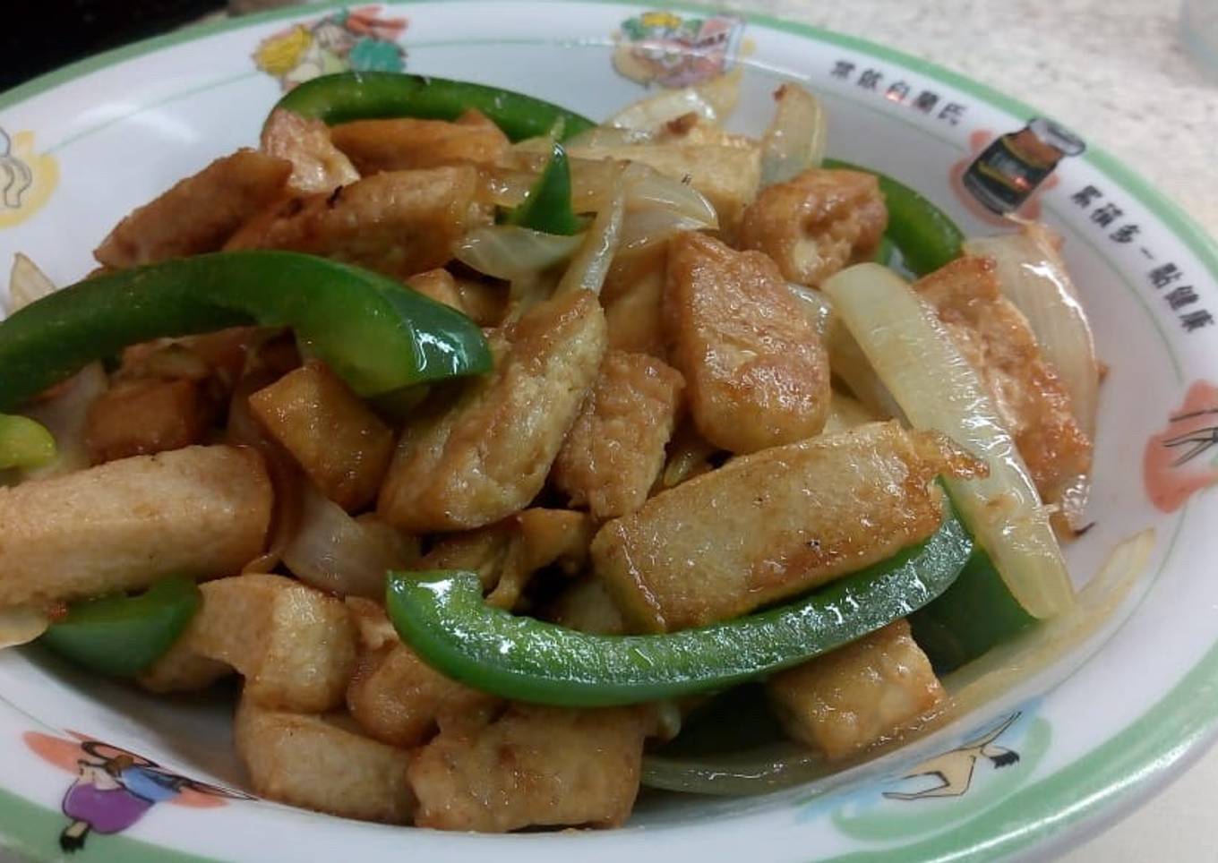 Stir -Fry Tofu and Fish Cake with Oyster Sauce