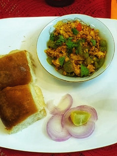 पनीर भूर्जी (paneer bhurji recipe in Hindi) रेसिपी मुख्य फोटो
