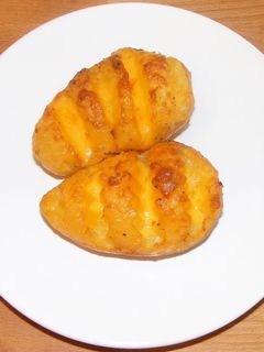 Nyomott sajtos sült új burgonya recept fotója