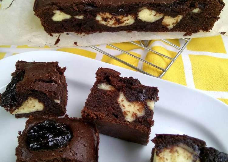 Prunes Cheesecake Coffe Brownie