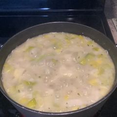 A picture of Potato Leek Soup.
