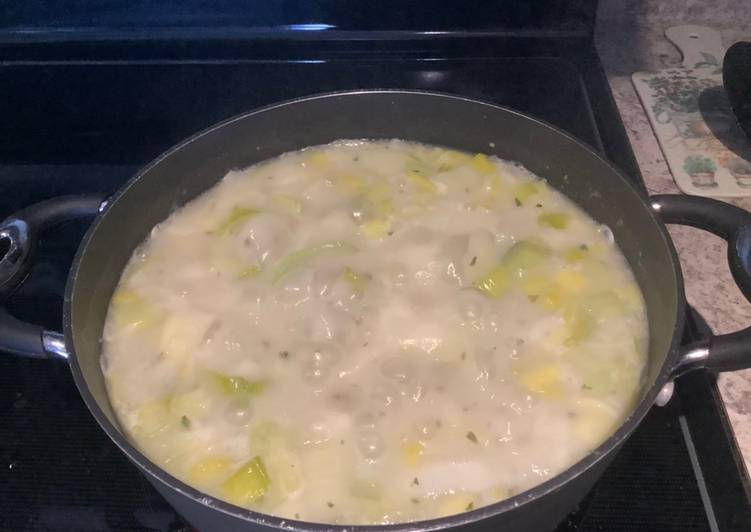 Super Yummy Potato Leek Soup