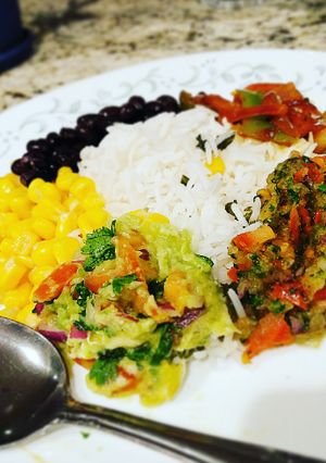 A picture of Chipotle Burrito Bowl.