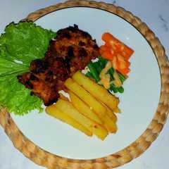 A picture of Steak ayam (ayam bakar teflon).