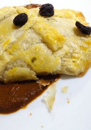 Una foto de Rollo de chile poblano hojaldrado
