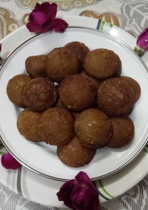 A picture of Unniyappam.