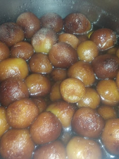 गुलाब जामुन (gulab jamun recipe in Hindi) रेसिपी मुख्य फोटो