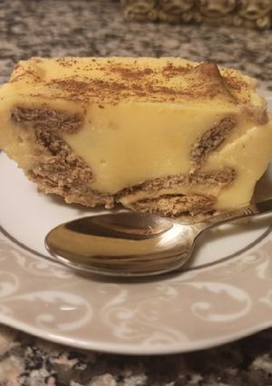 Una foto de Flan de queso, natillas, cuajada y galletas