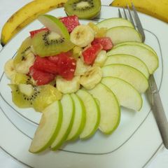 A picture of Fruit blunch.