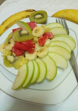 A picture of Fruit blunch.