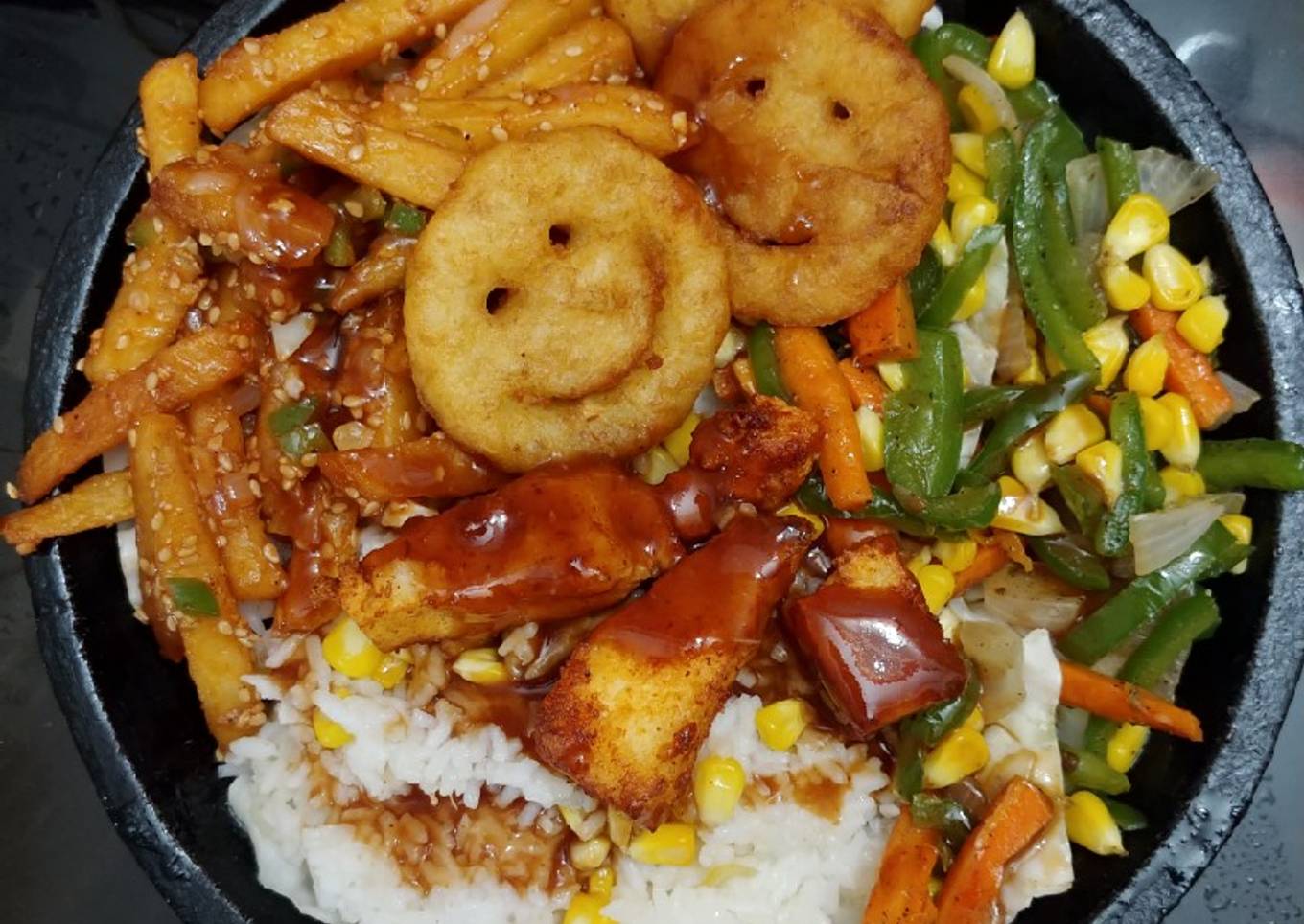 Paneer Aloo Smiley Sizzler