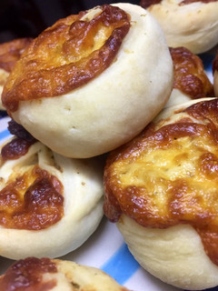 Una foto de Rolls de queso y cebolla 👌🏼