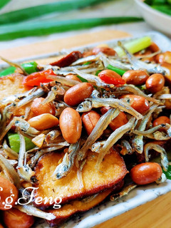 花生小魚乾炒豆干 的食譜成品照片