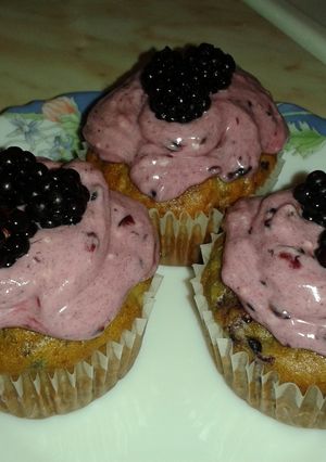 Φωτογραφία της συνταγής Blackberry zucchini muffins (κεκάκια με βατόμουρα και κολοκυθάκι)