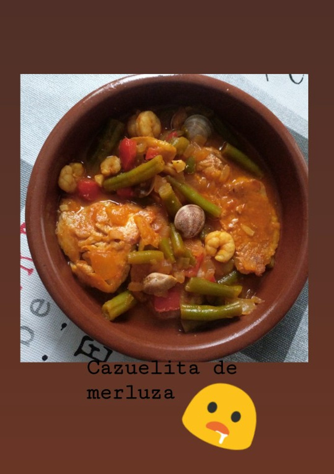 Una foto de Cazuelita de merluza en salsa