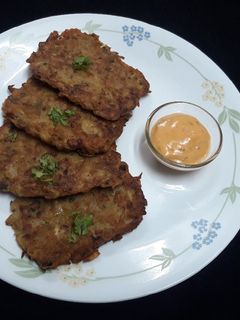 हॅश ब्राऊन / अमेरिकन ब्रेकफास्ट (hash browns recipe in marathi) रेसिपी चे मुख्य फोटो 