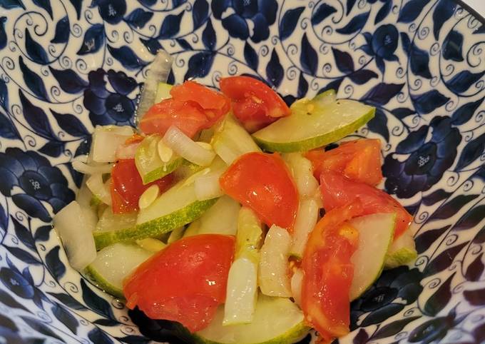 Simple Way to Prepare Homemade Cucumber and Tomato Salad