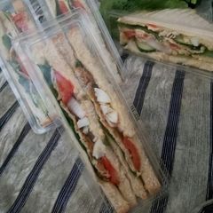 A picture of Sandwich baredi mai kayan lambu.