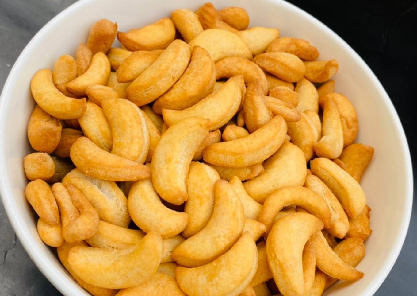 Halfmoon snacks (chinchin)