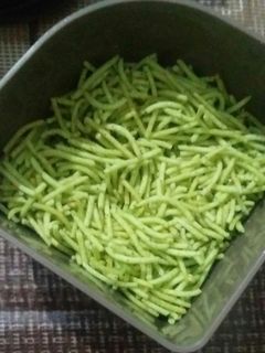 પાલક ની સેવ (Palak Sev Recipe In Gujarati) રેસીપી મુખ્ય ફોટો