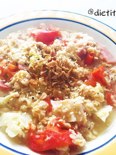 蕃茄蔬菜燕麥粥 Oatmeal Porridge with tomato and veggies 的食譜成品照片