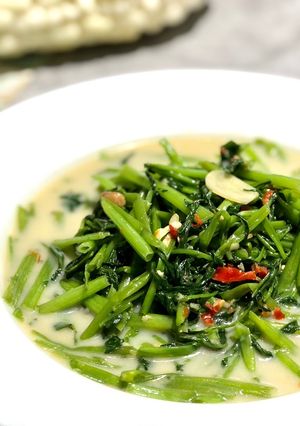 剁椒蒜味腐乳空心菜/水油炒三分鐘料理 的食譜成品照片