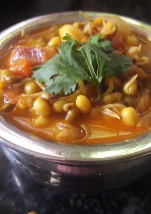 A picture of Sprouted Moong dal gravy.