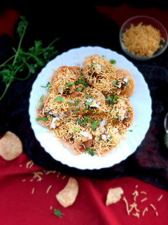 सेव पूरी (Sev puri recipe in Hindi) रेसिपी मुख्य फोटो