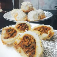 A picture of Minced prawn masala rice balls.