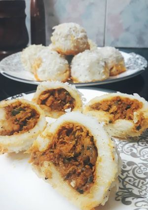 A picture of Minced prawn masala rice balls.