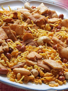 மிக்சர் இந்திய அமெரிக்கன் ஸ்டைல் (Mixture recipe in tamil) செய்முறை முக்கிய புகைப்படம்