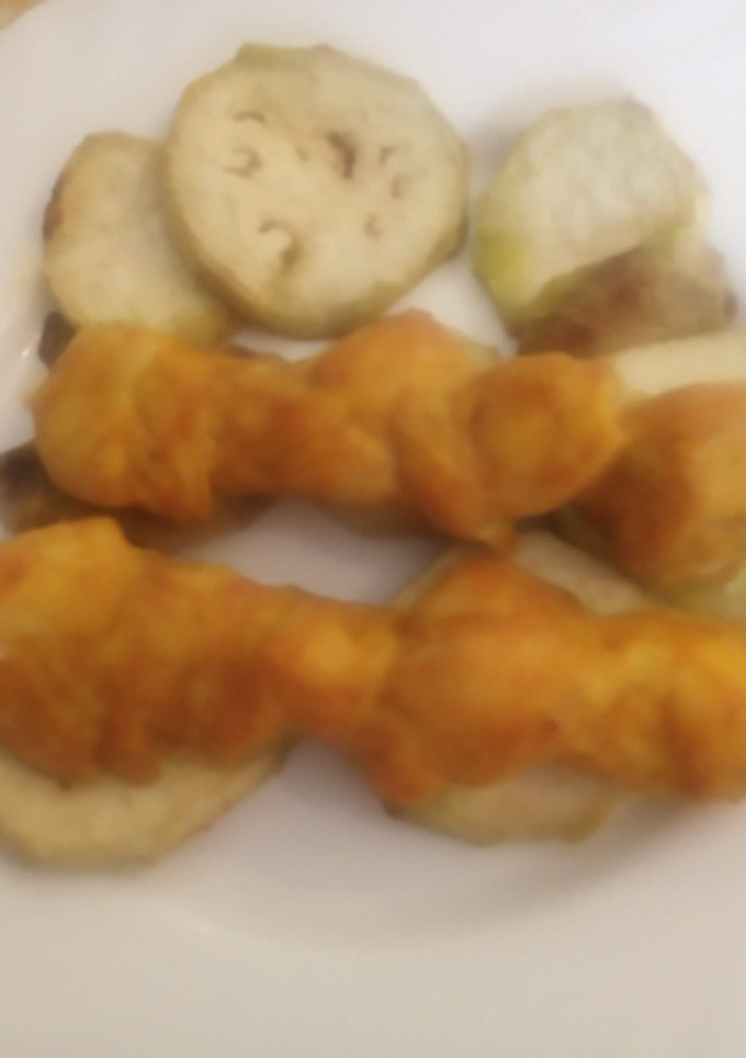 Una foto de Pinchitos de pollo y calabacín al horno