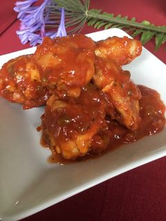 Una foto de Contramuslos de pollo en salsa de tomate casera