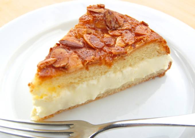 Recipe of Super Quick Bienenstich