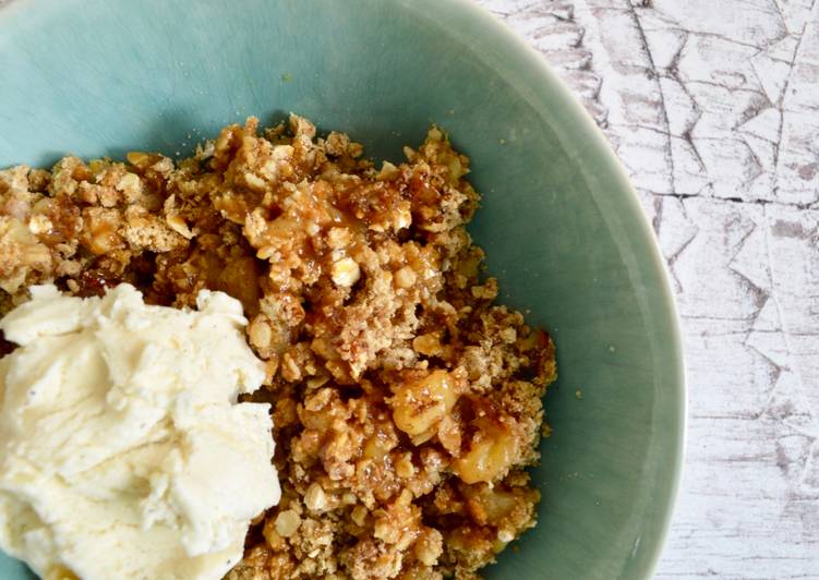 Steps to Prepare Favorite Caramel Apple Crumble