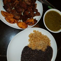 A picture of Carnitas de puerco.