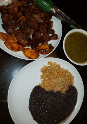 A picture of Carnitas de puerco.