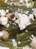 Ensalada de habichuelas con queso feta y nueces