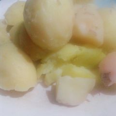 A picture of Boiled potatoes.