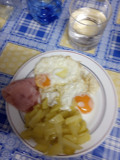 Una foto de Plato combinado casero