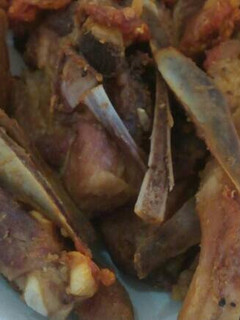 Una foto de Costillitas de cerdo fritas al estilo de mi amiga carmen sánchez