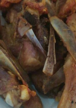 Una foto de Costillitas de cerdo fritas al estilo de mi amiga carmen sánchez