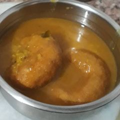 A picture of Sambhar Vada.