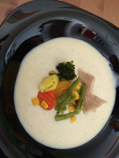 Zellerkrémleves párolt zöldségekkel recept fotója