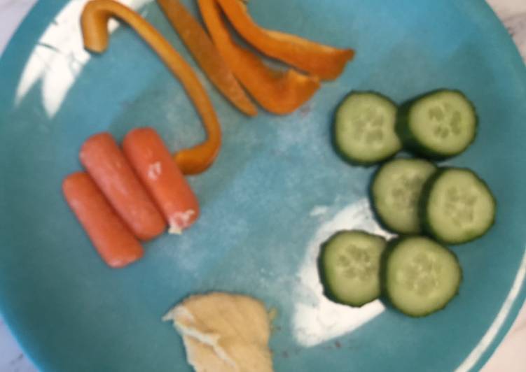 Easiest Way to Make Homemade Veggies and hummus