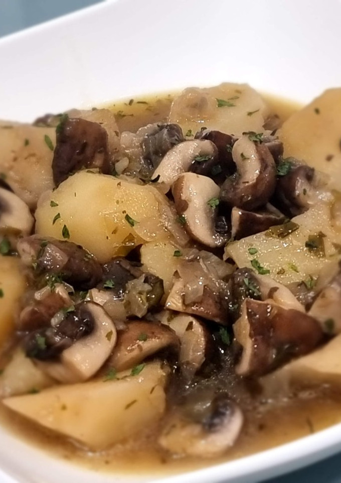 Una foto de Patatas con champiñón portobello (Receta de conri)