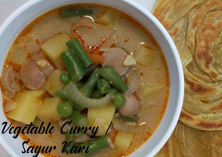 Langkah Mudah untuk Menyiapkan Vegetable Curry /Sayur Kari yang Enak Banget