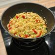 Cocina de aprovechamiento: reinterpretación de ropa vieja con restos de pollo asado y salsa brava