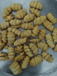 ક્રિસ્પી ટ્વીસ્ટર રેસીપી મુખ્ય ફોટો